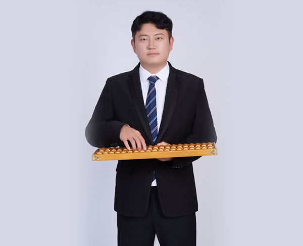 李毅卓